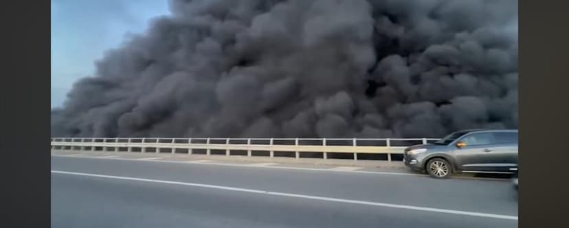 Ndotje alarmante në lumin Mat. Mbetjet digjen në brigje prej vitesh, policia nis hetimet